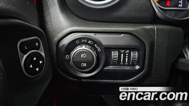 Jeep Wrangler Wrangler (JL) — Фото автомобиля 29
