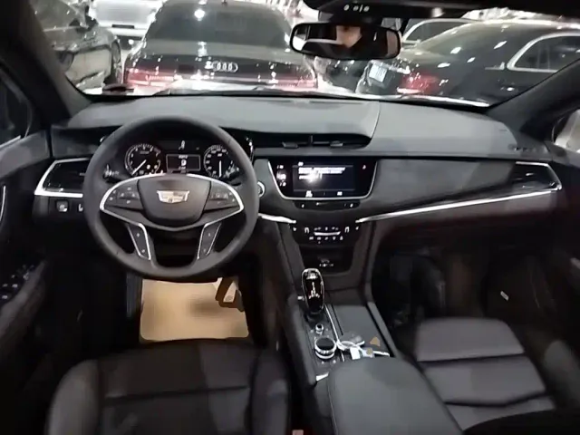 Cadillac XT5 — Фото автомобиля 9