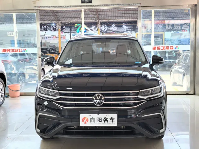 Volkswagen Tiguan L — Фото автомобиля 2