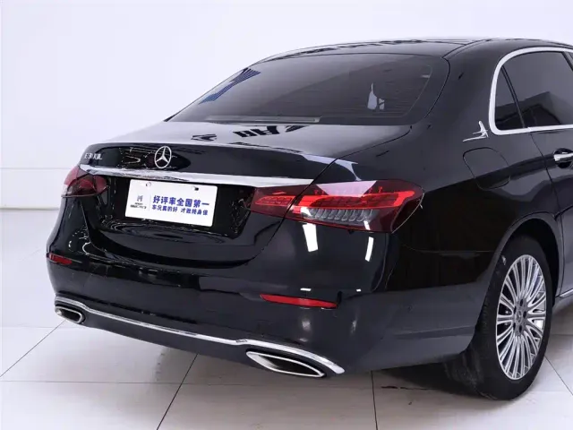 Mercedes-Benz E-Class — Фото автомобиля 8