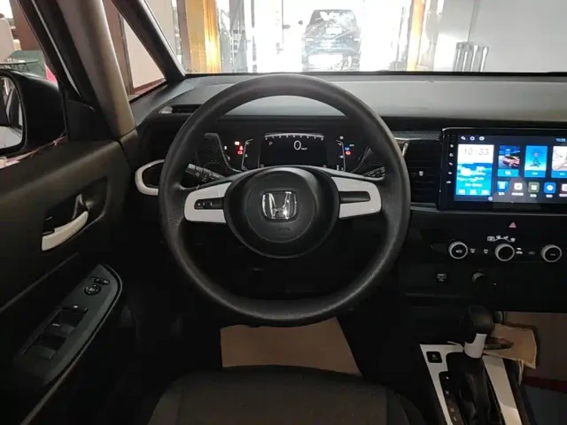 Honda Fit — Фото автомобиля 10