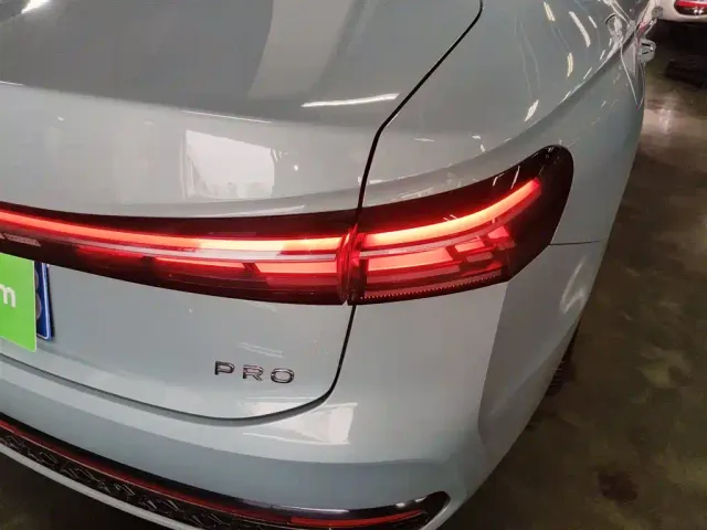 Volkswagen Passat — Фото автомобиля 7