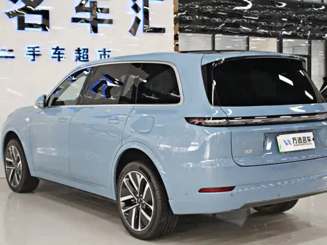 Li Auto L9 — Фото автомобиля 16