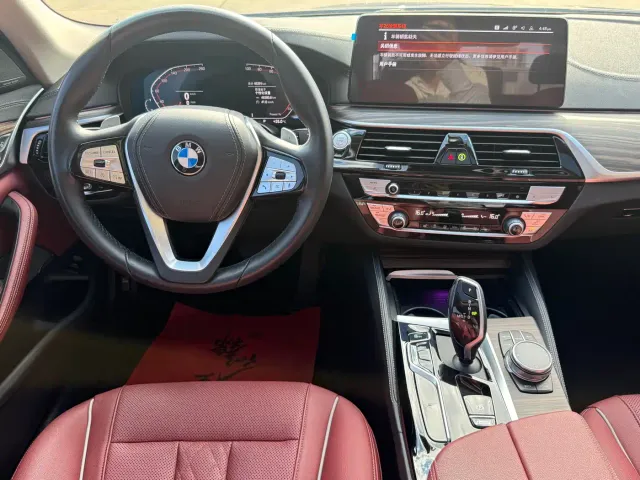 BMW 5 Series — Фото автомобиля 2
