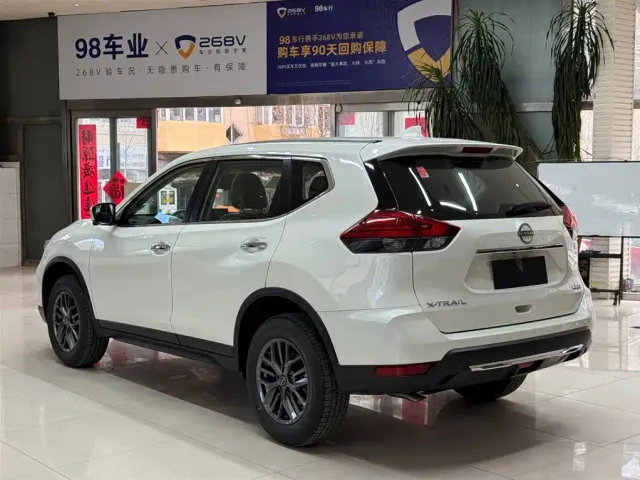 Nissan X-Trail — Фото автомобиля 6