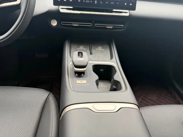 Changan Eado — Фото автомобиля 10
