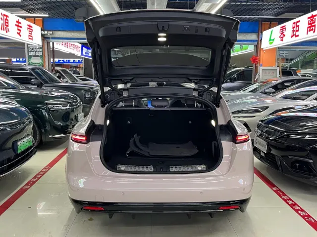 Nio ET5 Touring — Фото автомобиля 16
