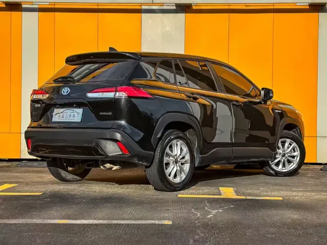 Toyota Corolla Cross — Фото автомобиля 3