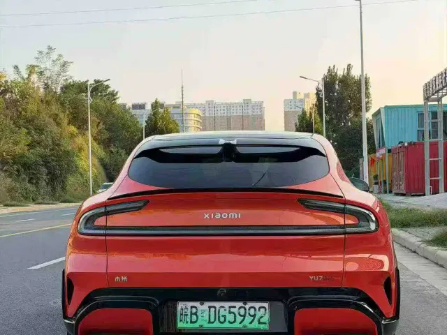 Xiaomi YU7 — Фото автомобиля 9