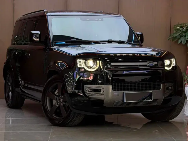 Land Rover Defender — Фото автомобиля 3