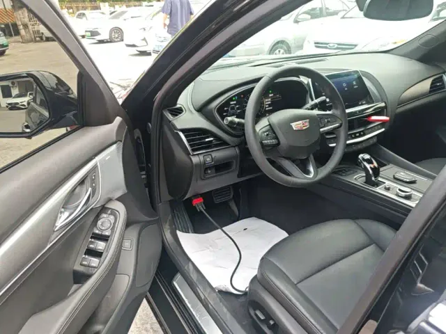Cadillac CT5 — Фото автомобиля 15