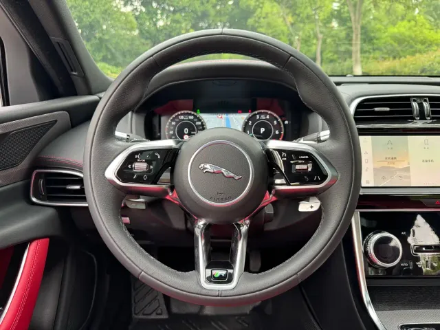 Jaguar XEL — Фото автомобиля 9
