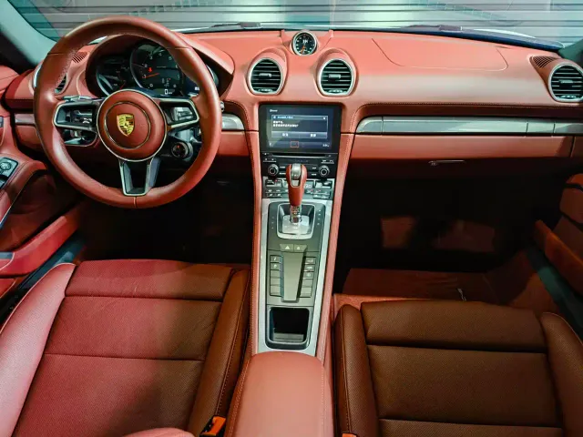 Porsche 718 — Фото автомобиля 7