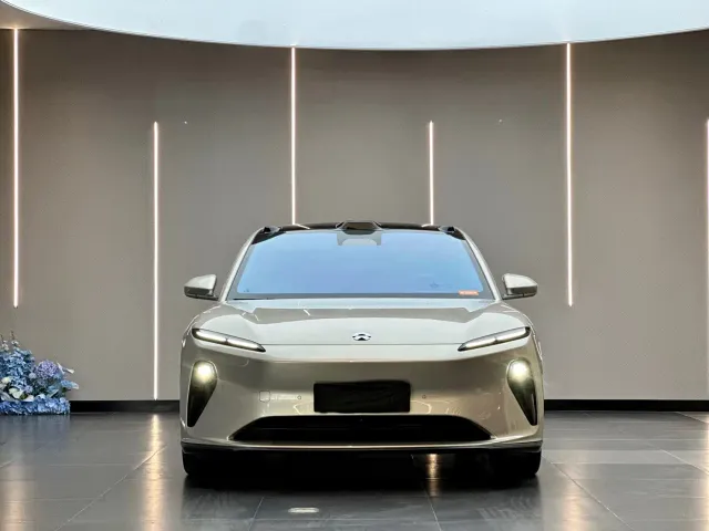 Nio ET5 Touring — Фото автомобиля 2