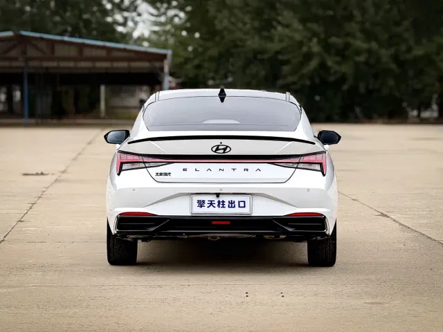 Hyundai Elantra — Фото автомобиля 5