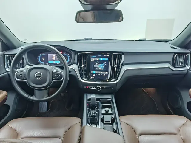 Volvo S60 — Фото автомобиля 15