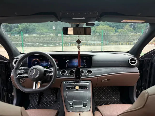Mercedes-Benz E-Class — Фото автомобиля 7