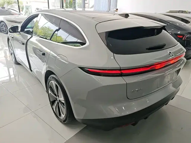 Nio ET5 Touring — Фото автомобиля 4
