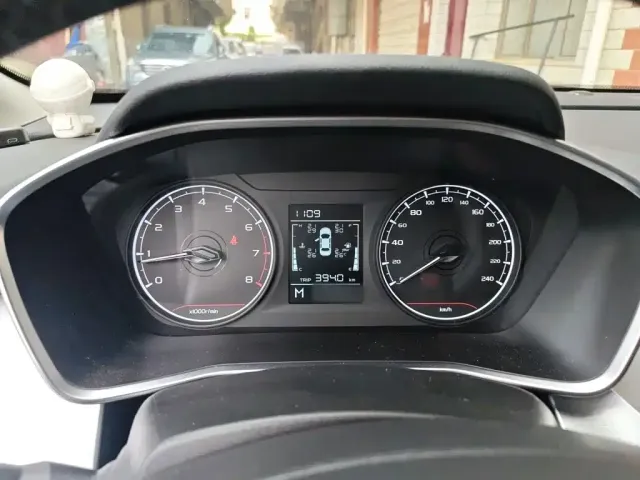 Geely Binyue — Фото автомобиля 3
