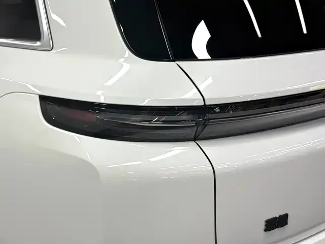 Li Auto L8 — Фото автомобиля 15