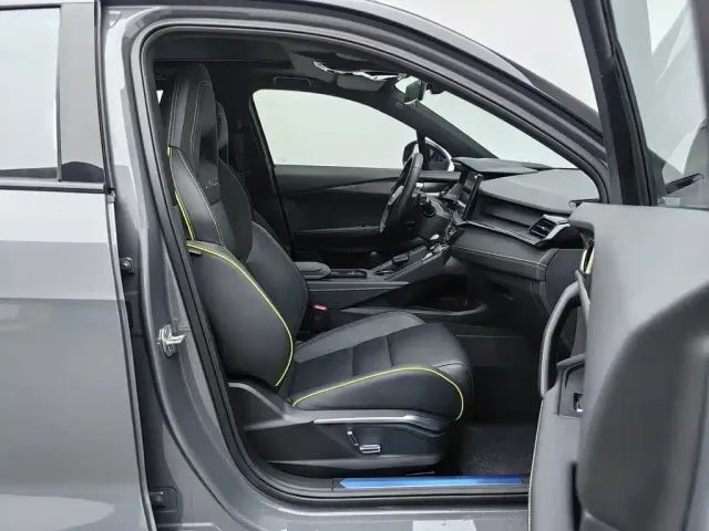 Lynk & Co Lynk & Co 06 2023 Remix 1.5T Power Halo — Фото автомобиля 23