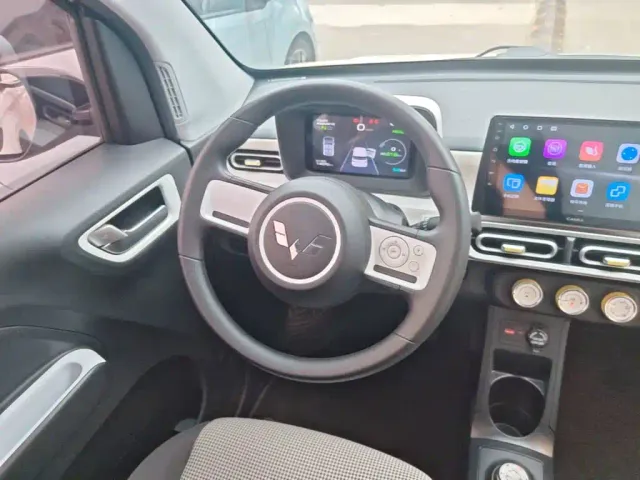 Wuling Hongguang Mini EV — Фото автомобиля 10
