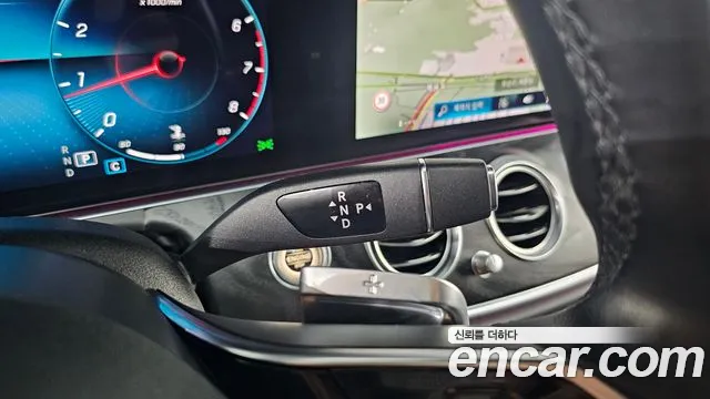 Mercedes-Benz E-Class — Фото автомобиля 9
