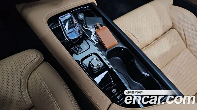 Volvo S90 — Фото автомобиля 12