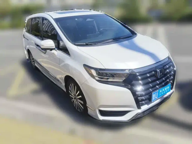 Honda Elysion — Фото автомобиля 3