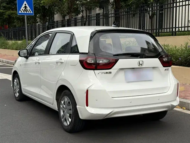 Honda Fit — Фото автомобиля 23