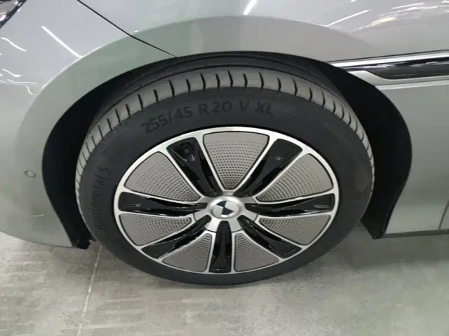 Denza Z9GT — Фото автомобиля 22