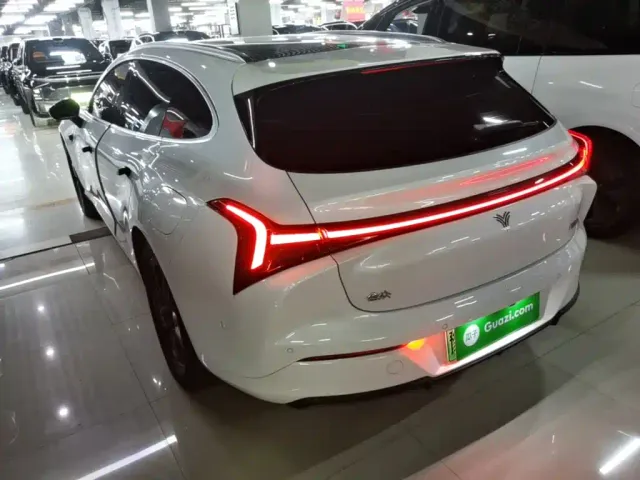 Hozon Nezha S Shooting Brake — Фото автомобиля 4