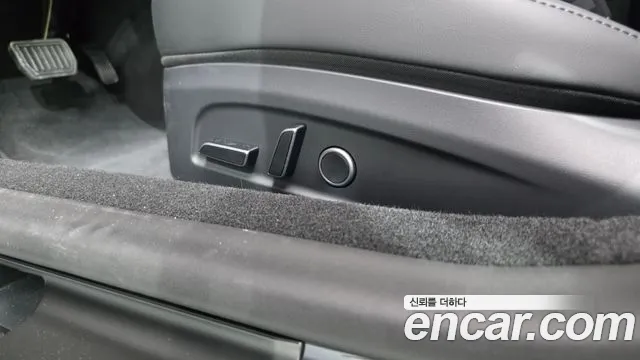 Tesla Model 3 — Фото автомобиля 30