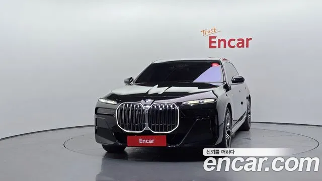 BMW 7-Series — Фото автомобиля 3