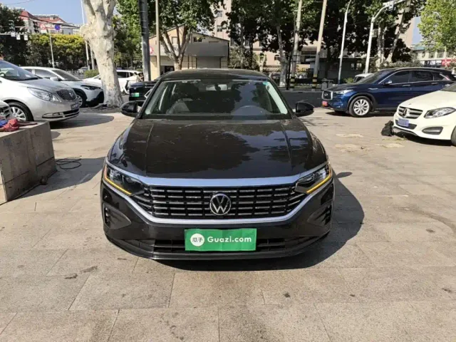 Volkswagen Passat — Фото автомобиля 2
