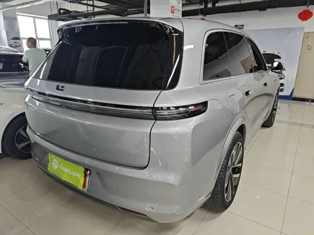 Li Auto L8 — Фото автомобиля 6