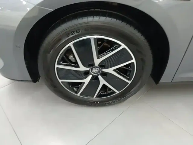 BYD Qin L — Фото автомобиля 22