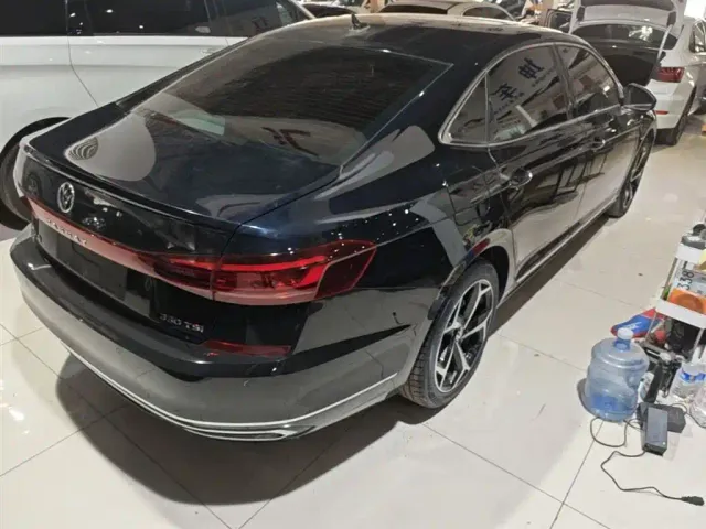 Volkswagen Passat — Фото автомобиля 6