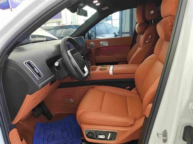 Li Auto L7 — Фото автомобиля 8