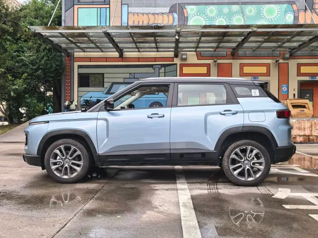 Geely ICON — Фото автомобиля 19