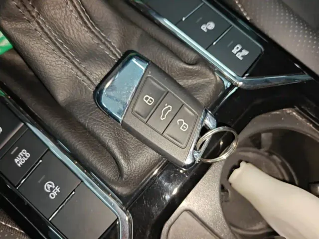 Volkswagen Passat — Фото автомобиля 8