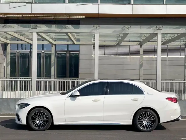 Mercedes-Benz C-Class — Фото автомобиля 3
