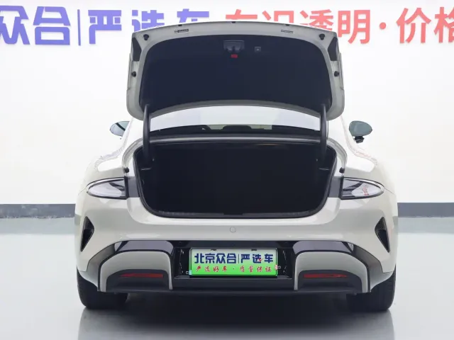 Xiaomi SU7 — Фото автомобиля 20