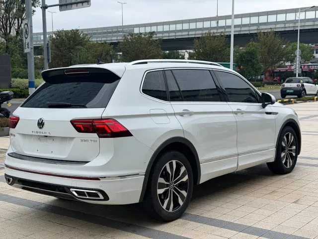 Volkswagen Tiguan L — Фото автомобиля 8