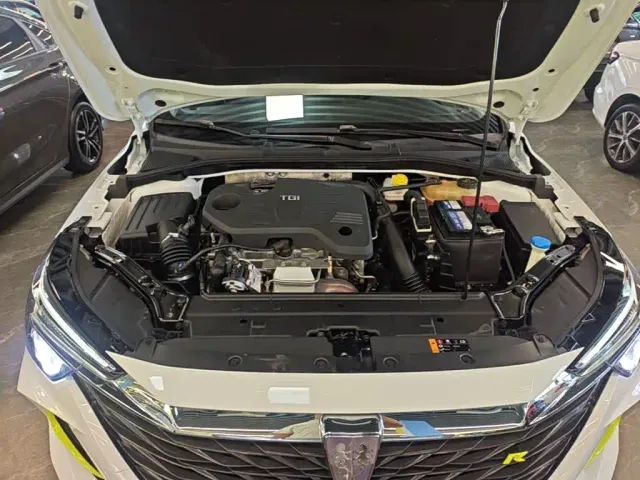 Roewe i6 MAX — Фото автомобиля 19