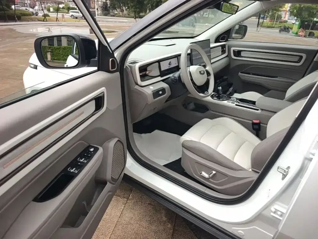 Geely Geely ICON 2026 Chocolate 1.5TD Pure Edition — Фото автомобиля 15