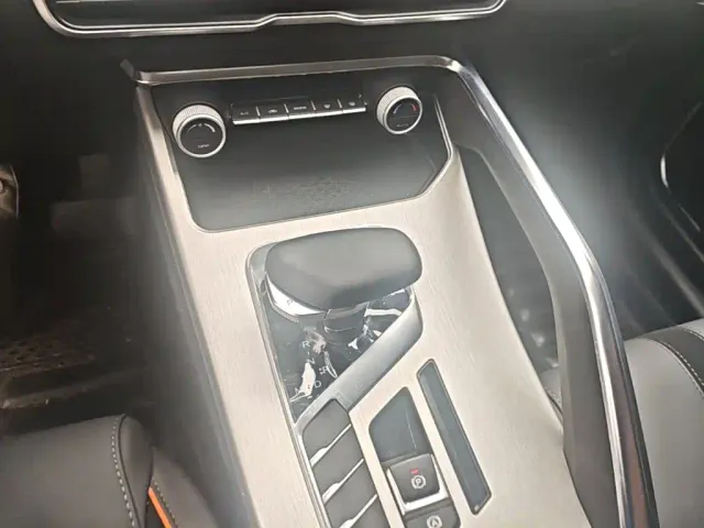 Geely Binyue — Фото автомобиля 13