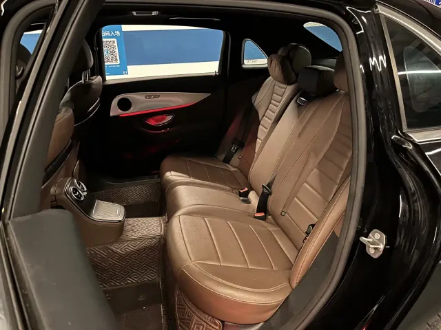 Mercedes-Benz E-Class — Фото автомобиля 12
