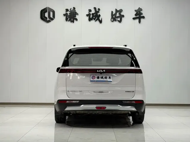Kia Carnival — Фото автомобиля 6