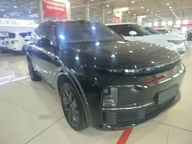 Li Auto L7 — Фото автомобиля 3